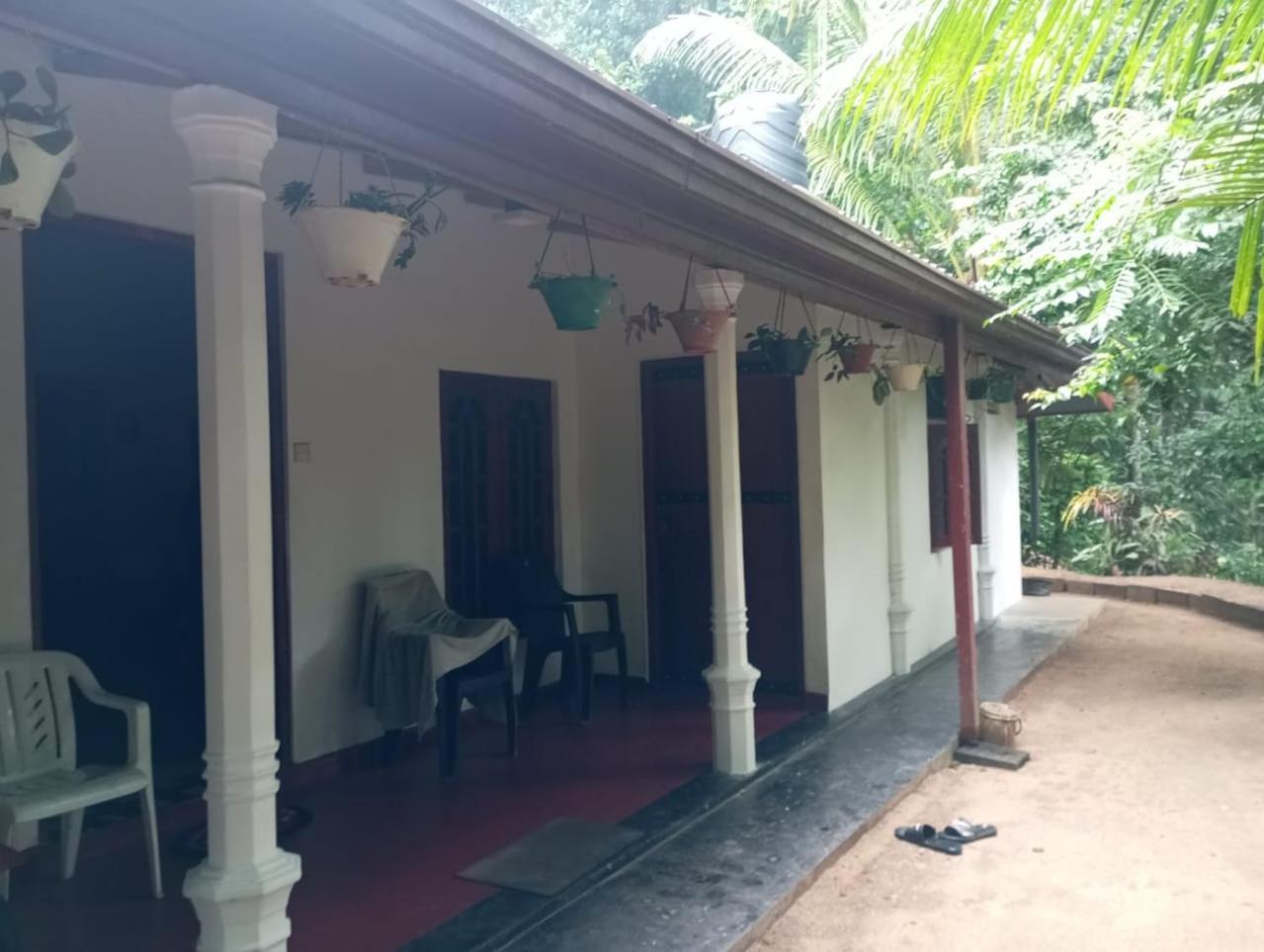 Relax Home Rambukkana Buitenkant foto